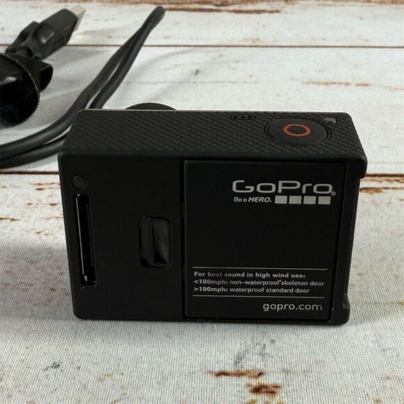 GoPro HERO3+ Black Edition Action Camera 11MP Wi-Fi Compact Durable - Picture 3 of 6